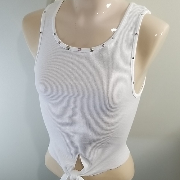 Studded customized tank top front tie crop top - Picture 2 of 4